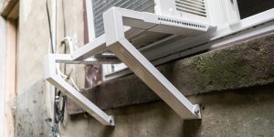 Do Window Air Conditioners Come With Brackets